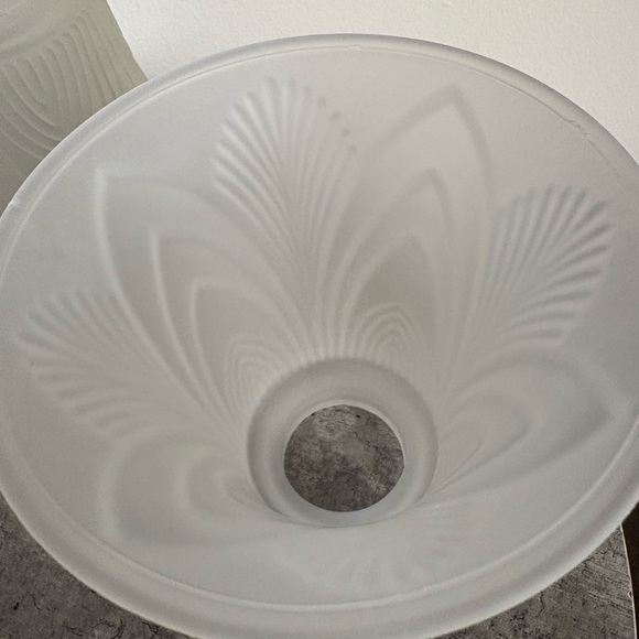 Elegant Frosted Glass Lamp Shades Set of 4 Bell Shaped Ceiling Fan Table Lamp - Picture 5 of 15